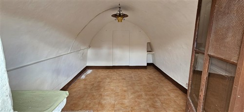 Soluzione Autonoma su Tre Livelli Vicino Porta Nuova